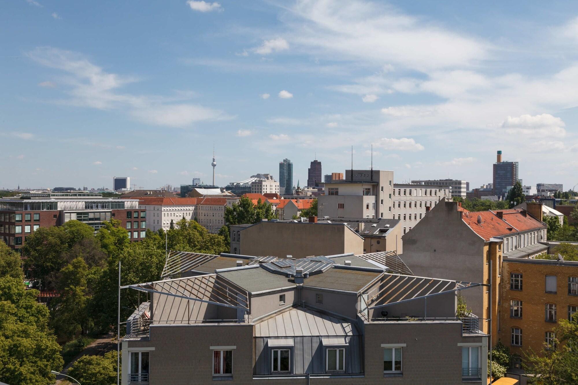 SHERATON BERLIN GRAND HOTEL ESPLANADE 7914 — 10