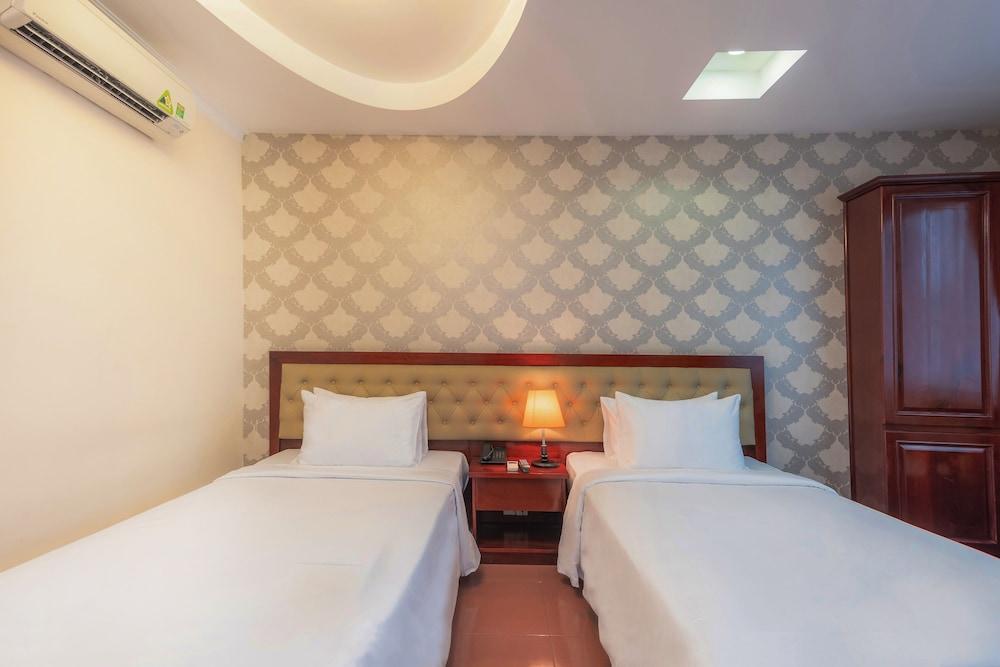 Bon Ami Hotel — 8