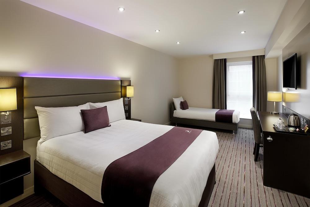 Premier Inn Newbury Town Centre South (A339) — 5