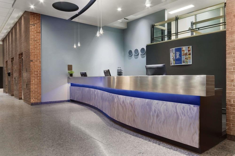 Travelodge Hotel By Wyndham Montreal Centre — 5