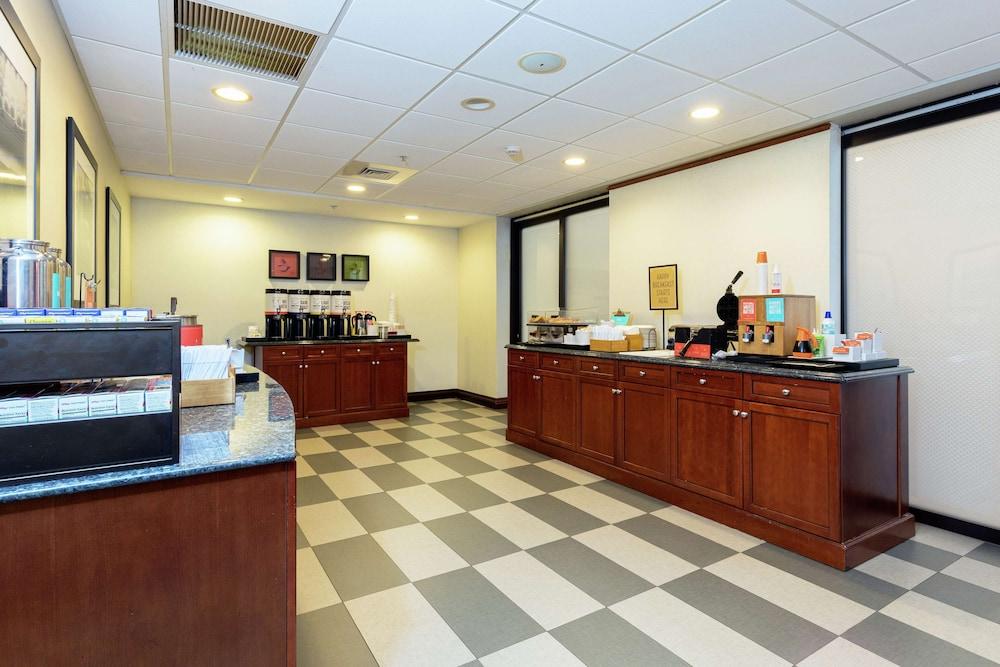 Hampton Inn & Suites Ft. Pierce — 9