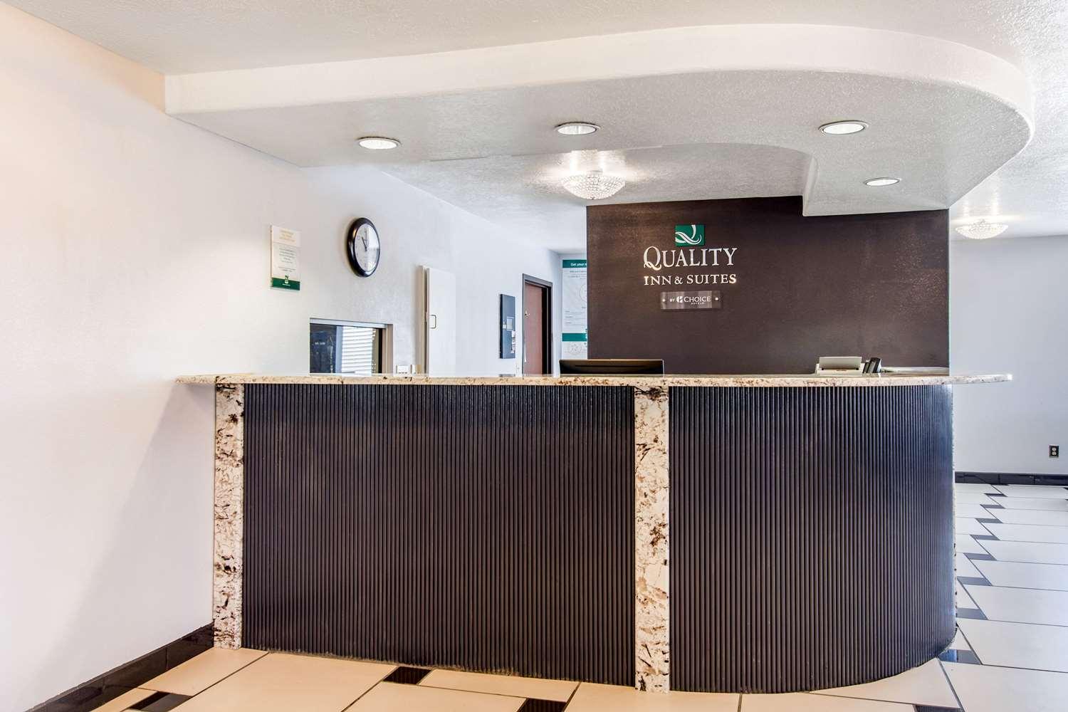 Quality Inn & Suites Albuquerque North Near Balloon Fiesta Park — 5