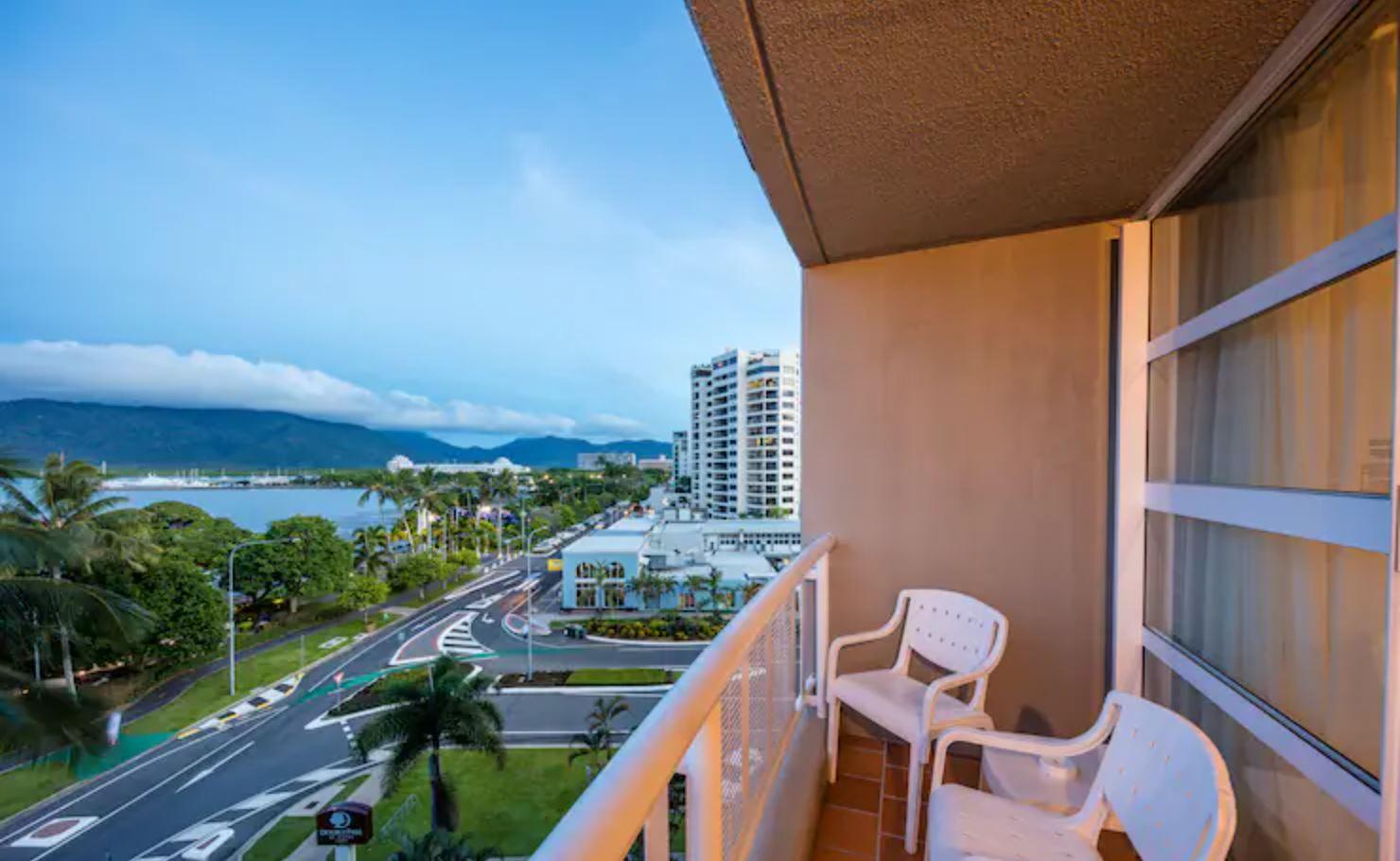 DoubleTree by Hilton Hotel Cairns — 8