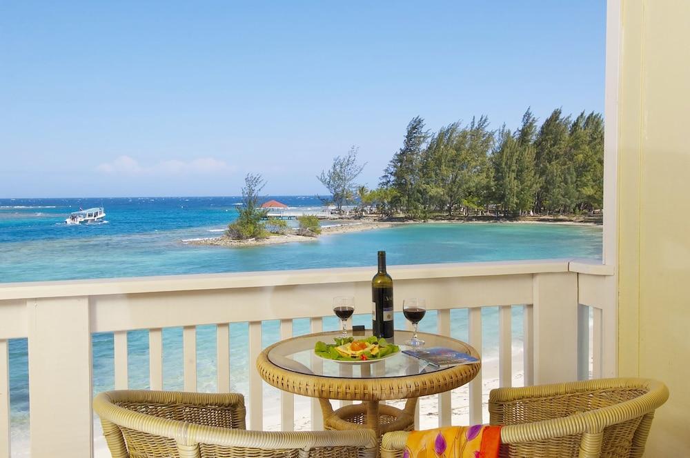 Fantasy Island Resort Beach and Marina All Inclusive — 10