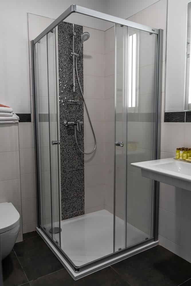 Hotel Julian — 8