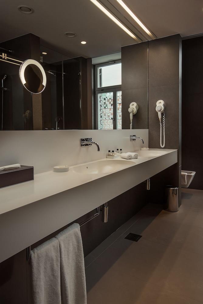 Cubo Hotel 940185 — 4