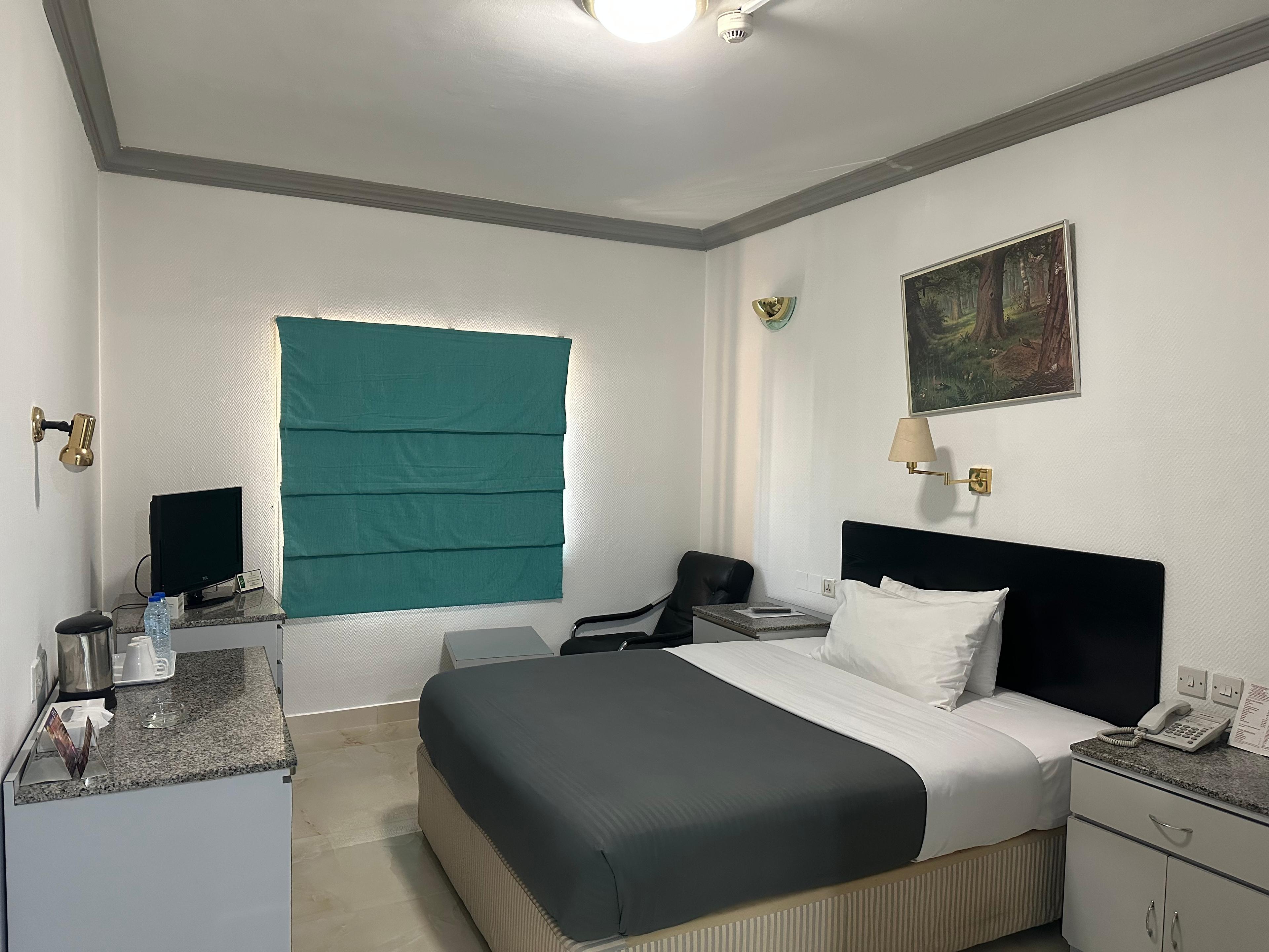 Grand Astoria Hotel — 10