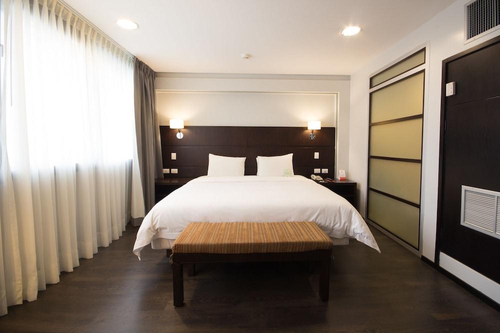UNIPARK HOTEL — 5