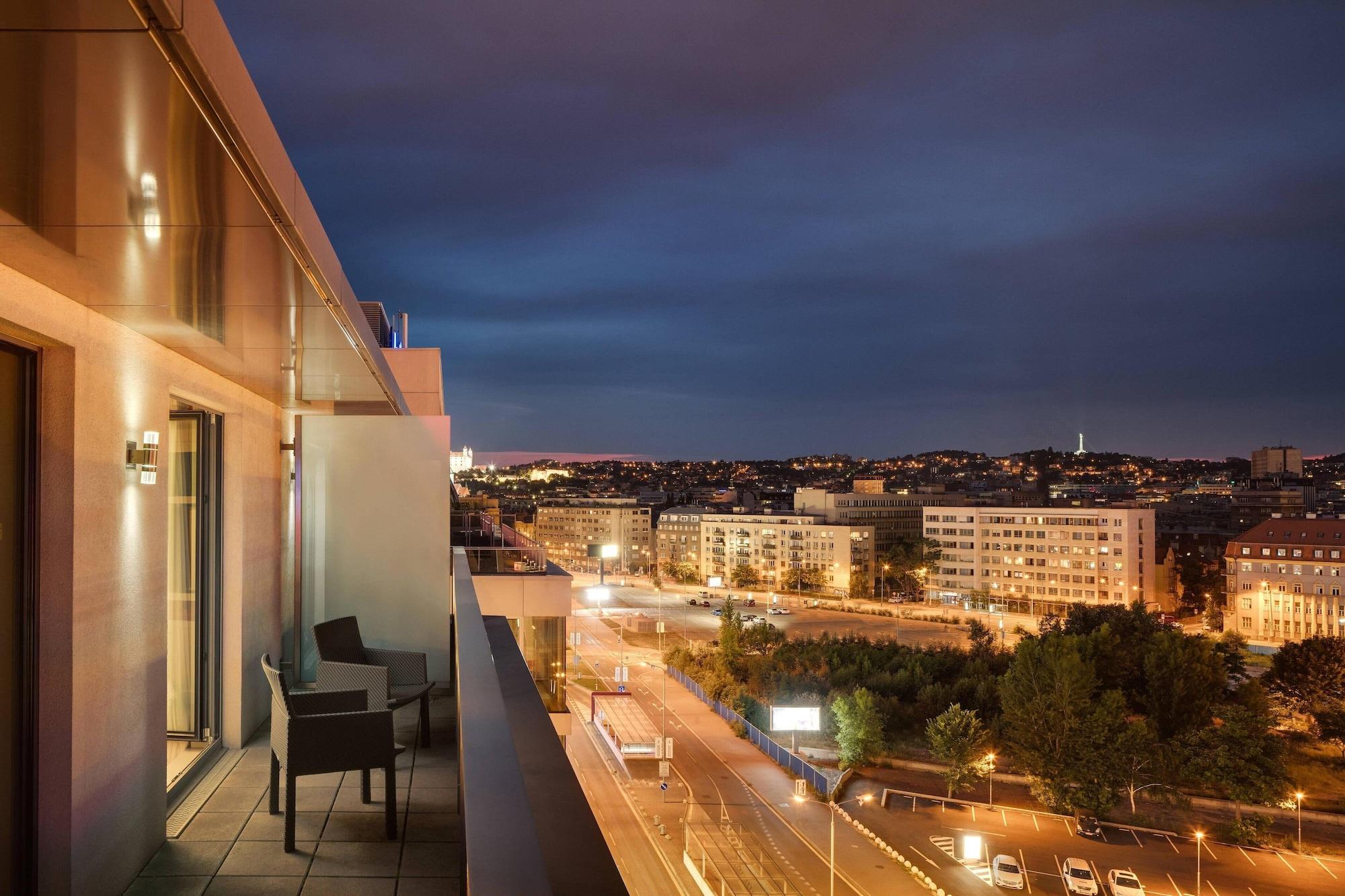 SHERATON BRATISLAVA HOTEL — 4