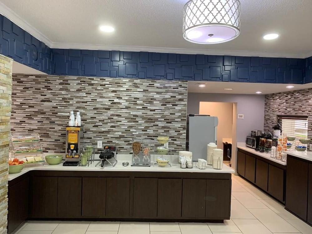 Quality Inn Albany — 10