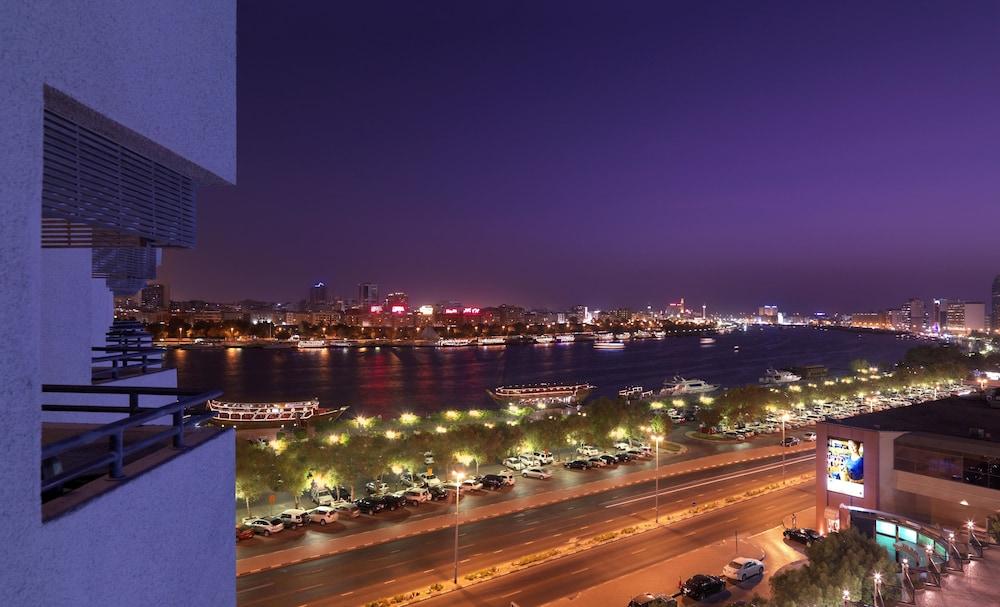 Radisson Blu Deira Creek — 4