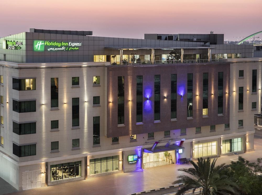 Holiday Inn Express Dubai Safa Park — 2