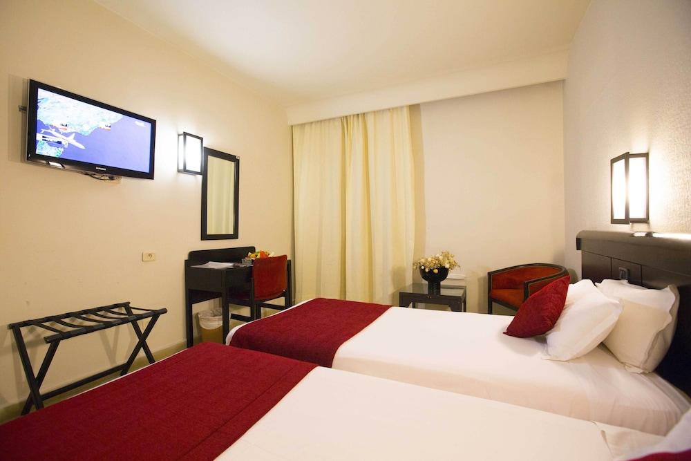 Ambassadeurs Hotel 1253758 — 8