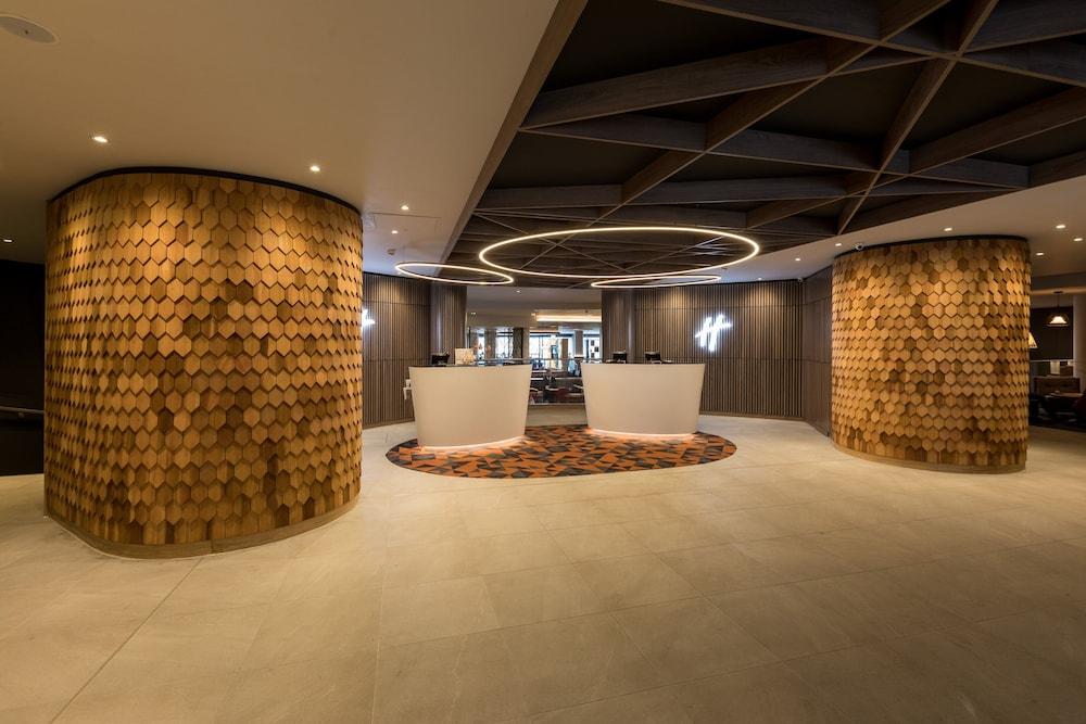 HOLIDAY INN EDINBURGH — 3