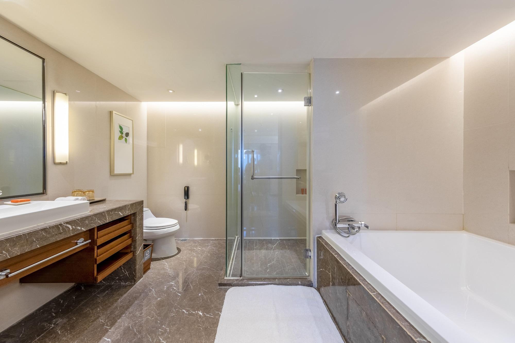 CROWNE PLAZA GUANGZHOU CITY CENTRE 3744 — 3