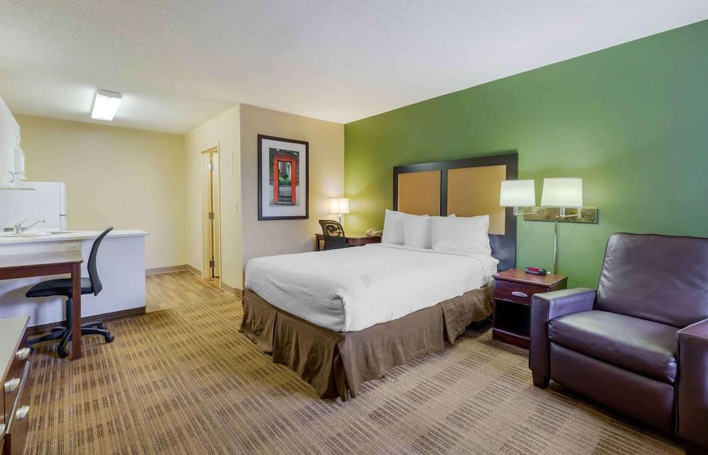 Extended Stay America - Fayetteville - Owen Dr. — 4