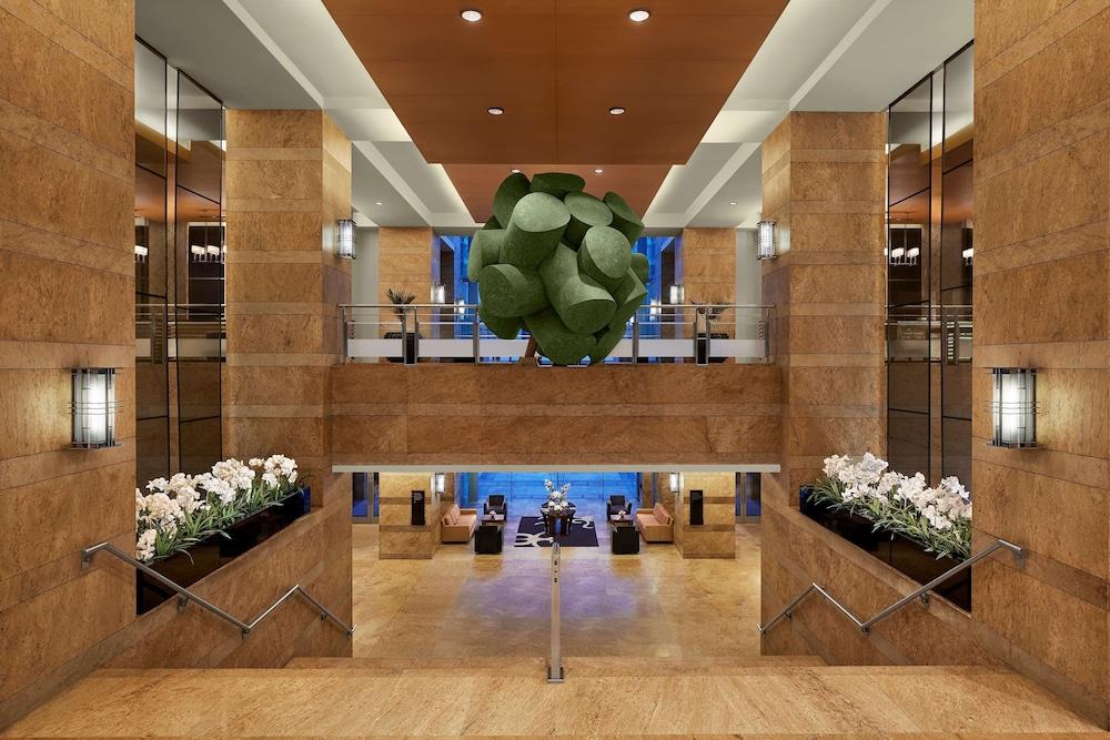 Grand Hyatt Mumbai Hotel and Residences — 8