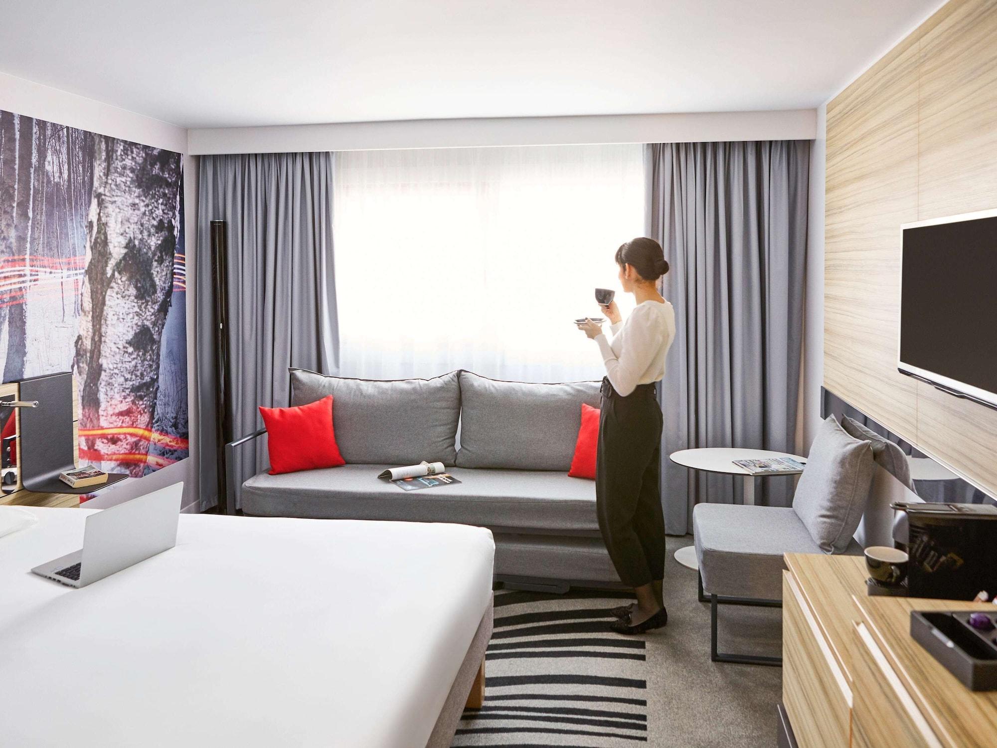 NOVOTEL BIRMINGHAM AIRPORT — 9