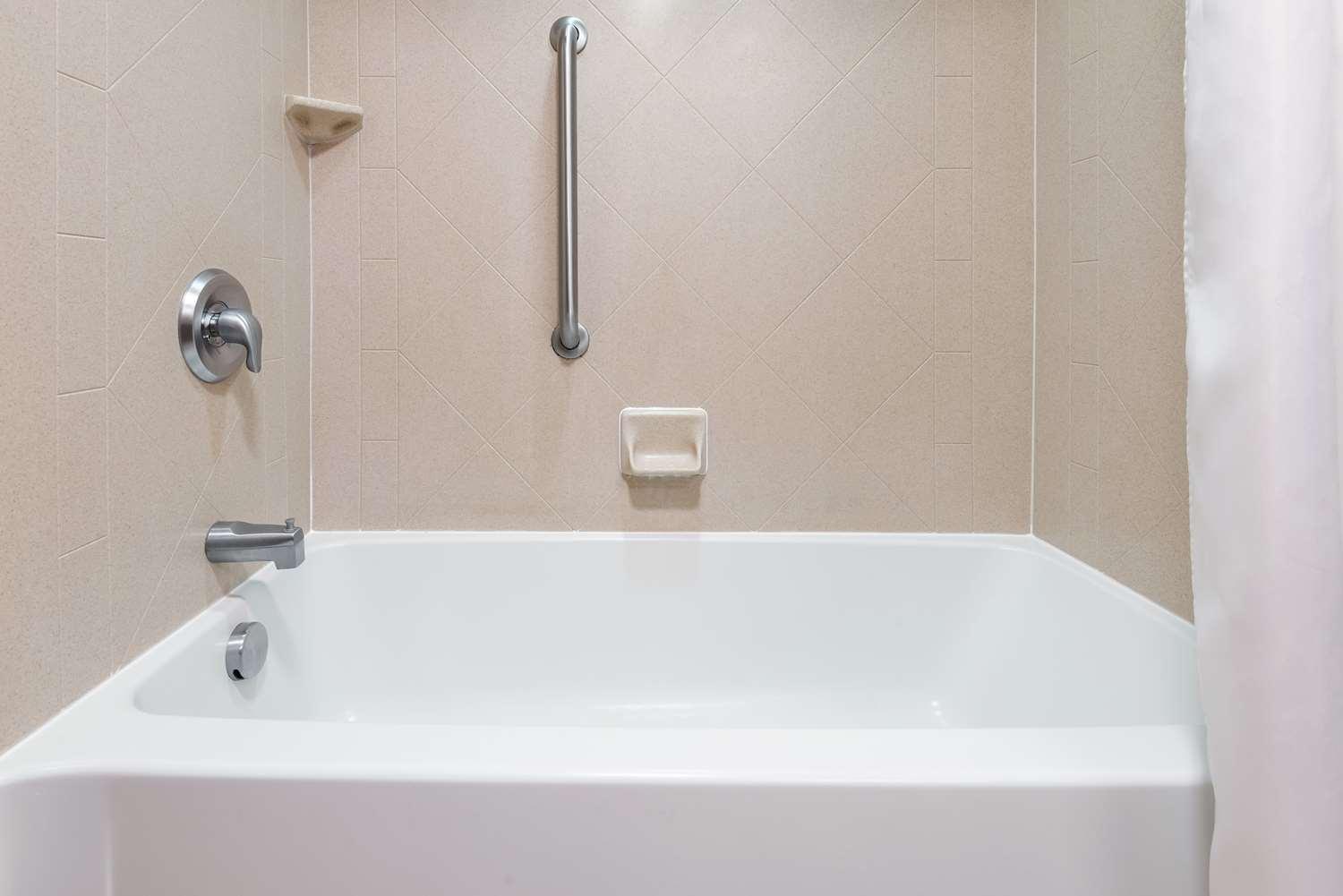 Hampton Inn Springfield South Enfield — 4