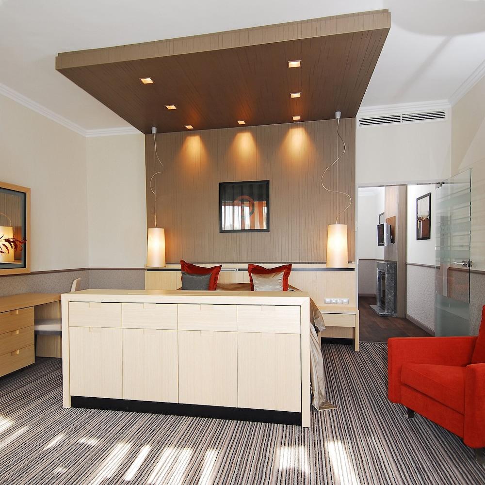 Mamaison Hotel Andrassy Budapest — 10