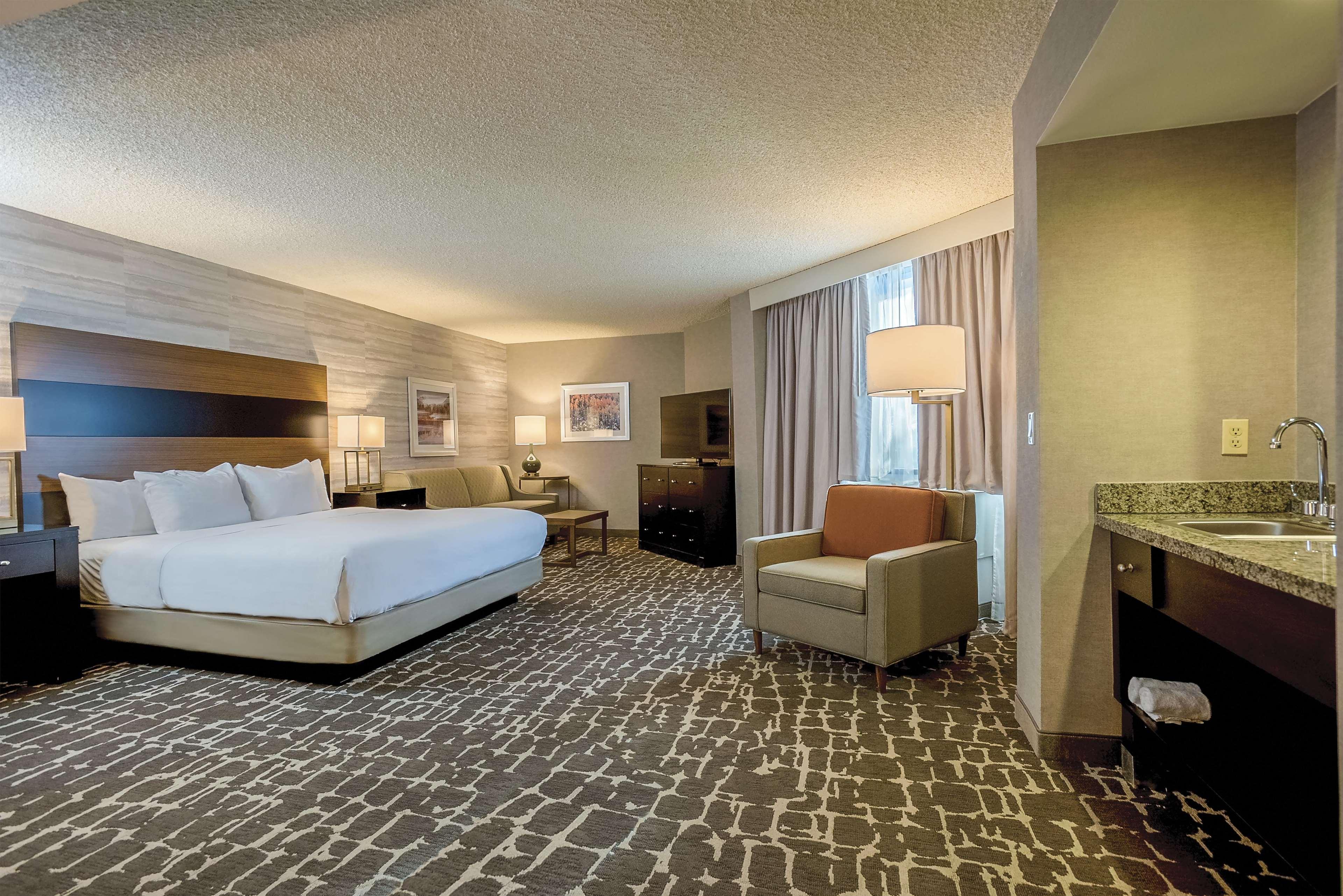 Doubletree By Hilton Denver-Aurora — 6
