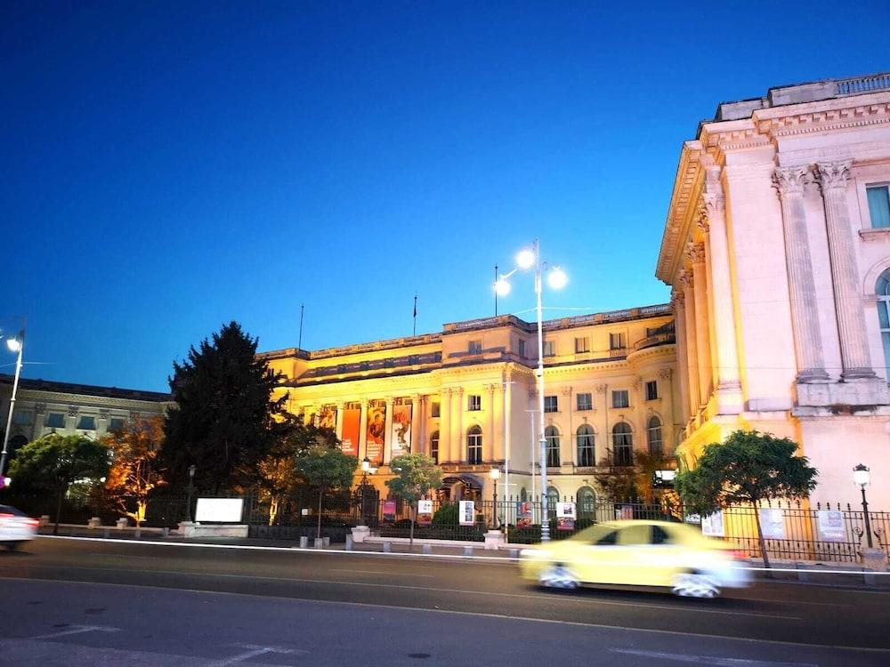 Atrium Hotel Ateneu City Center — 8