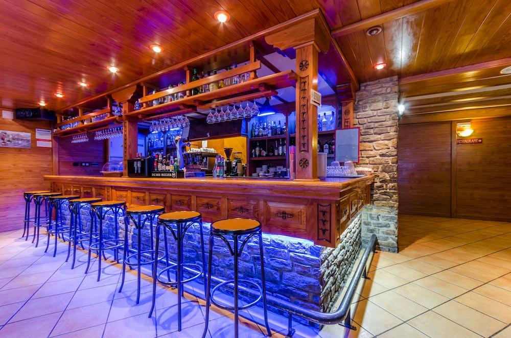 Cal Ruiz Hotel 1188138 — 1