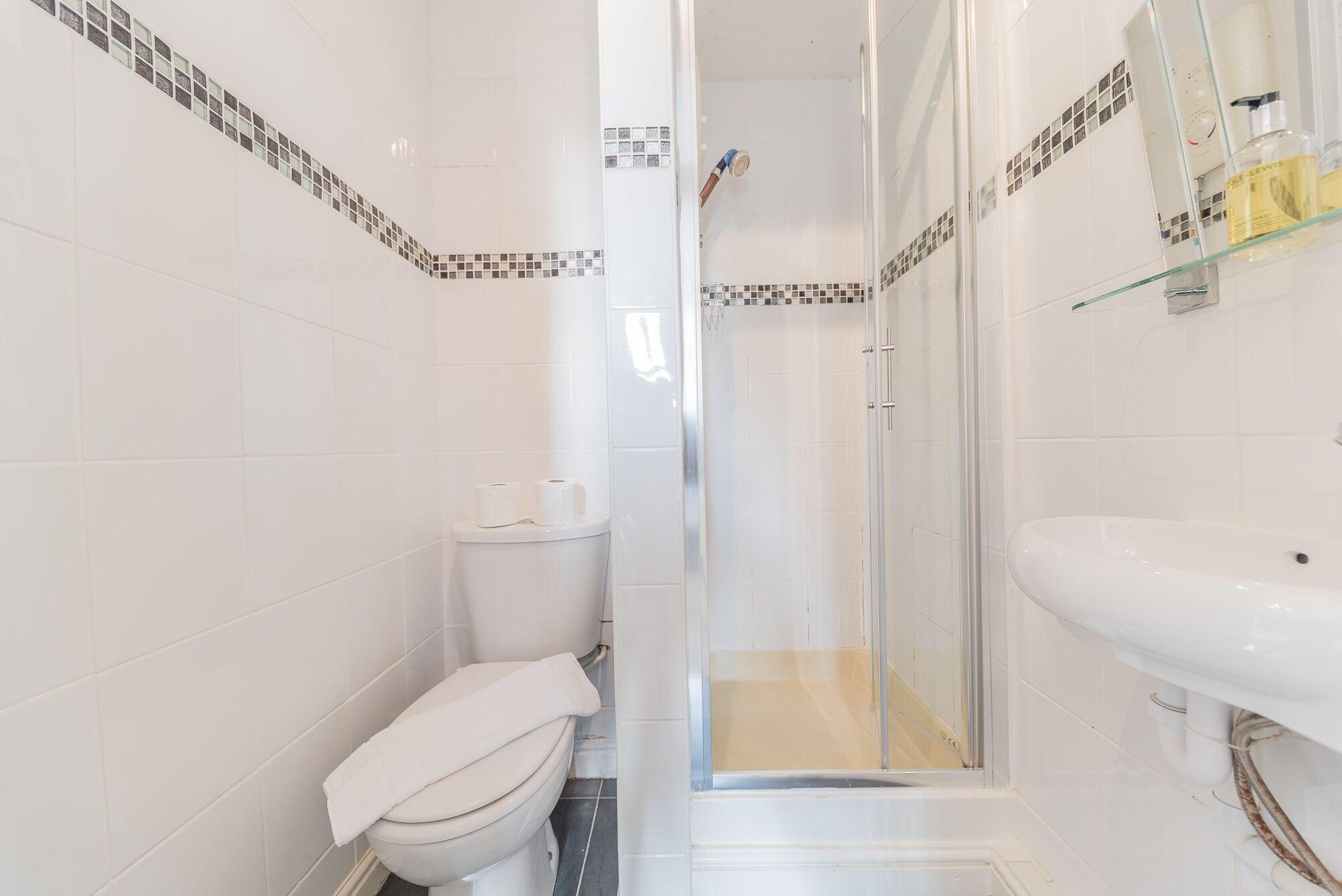 Rayrigg Villa Guesthouse — 5