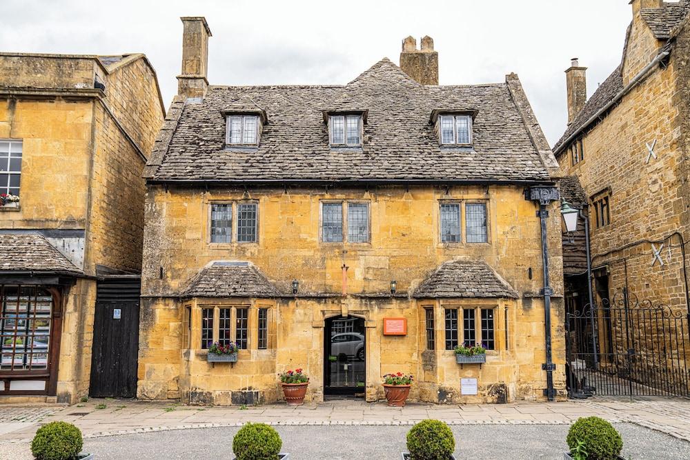 THE LYGON ARMS
