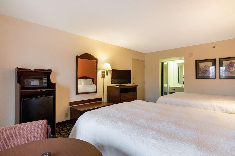 Dublin Inn and Suites — 10