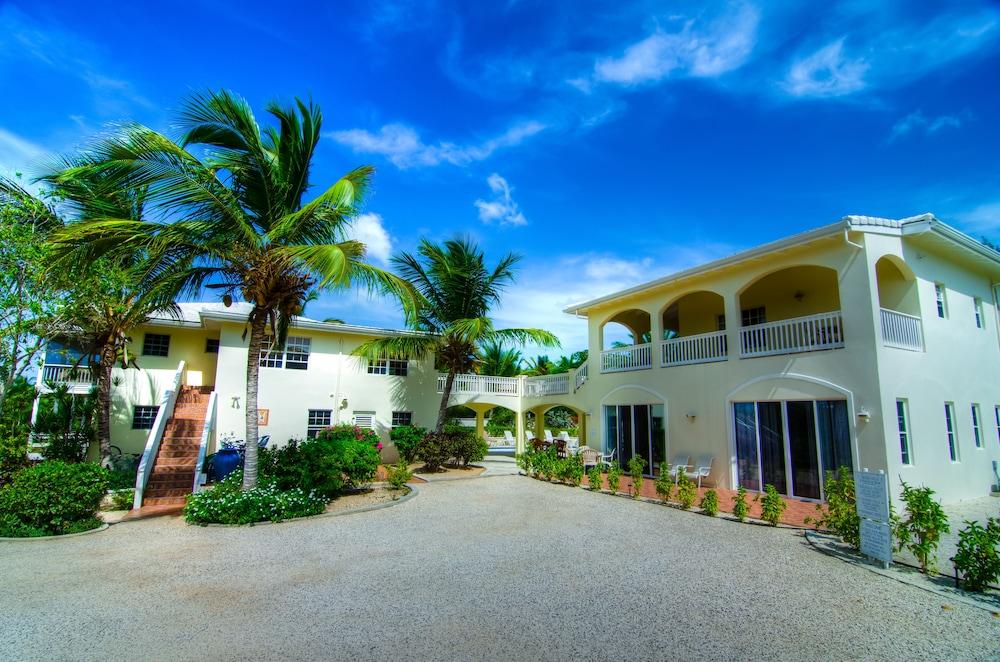 Grace Bay Beach Ocean Villas — 1