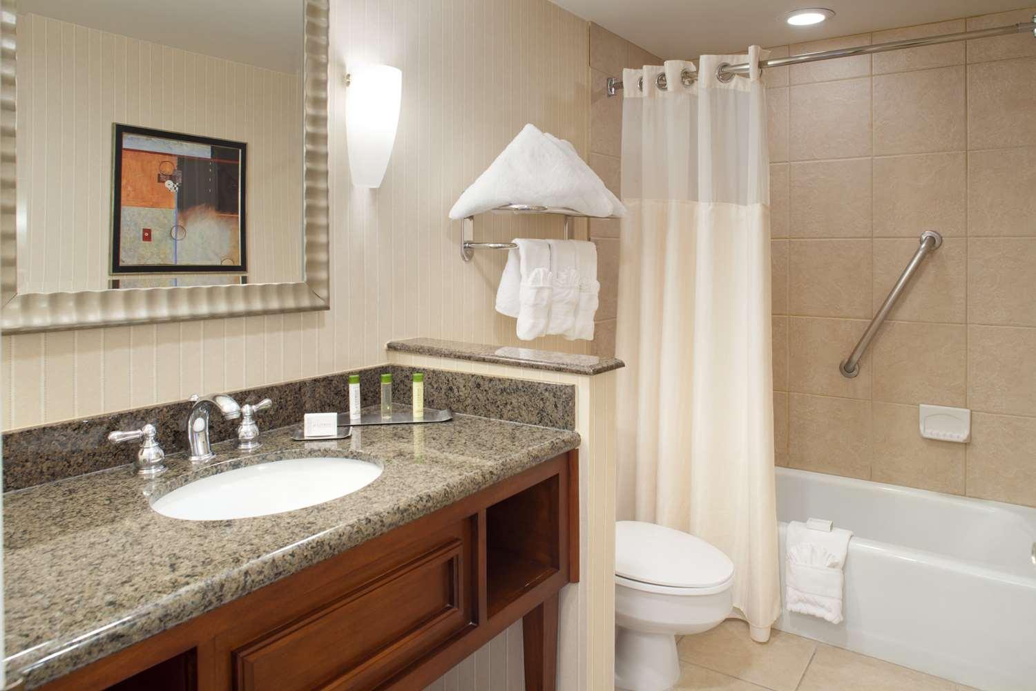 DoubleTree by Hilton Hotel Albuquerque — 2