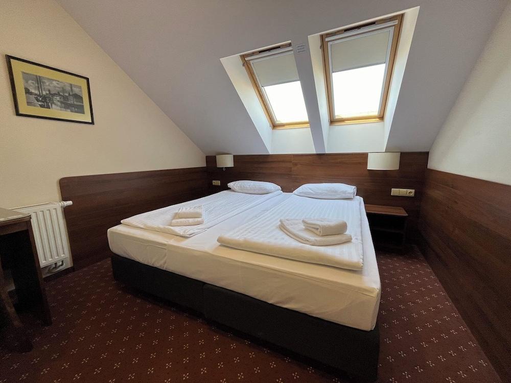 Memel Hotel 1058618 — 10