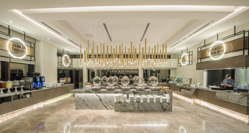 Berjaya Times Square Hotel — 8
