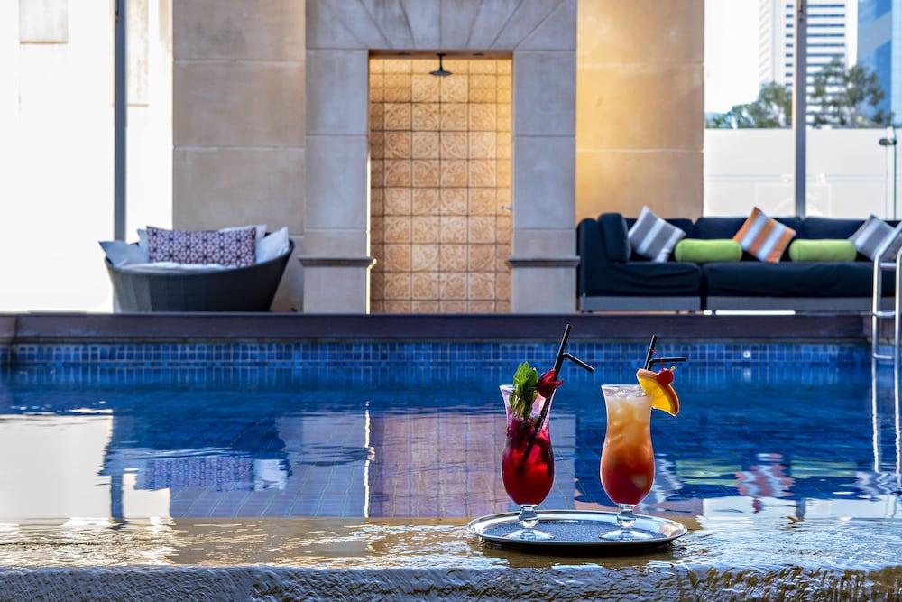 DUXTON HOTEL — 9