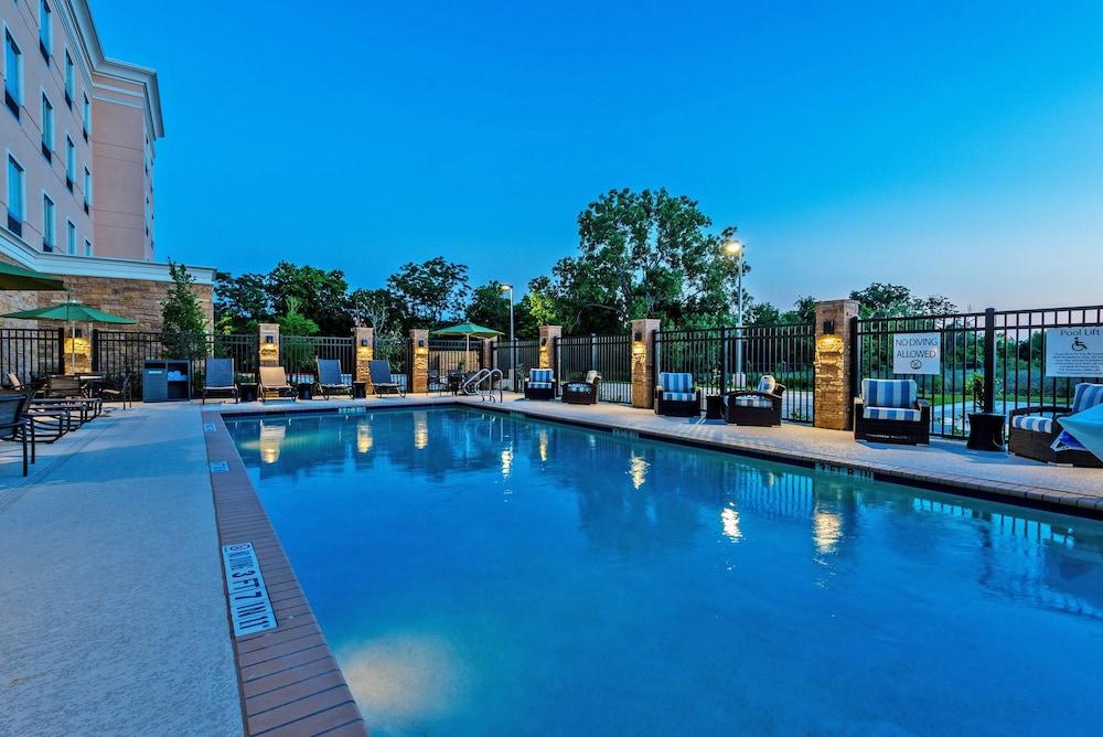 Holiday Inn Austin Airport