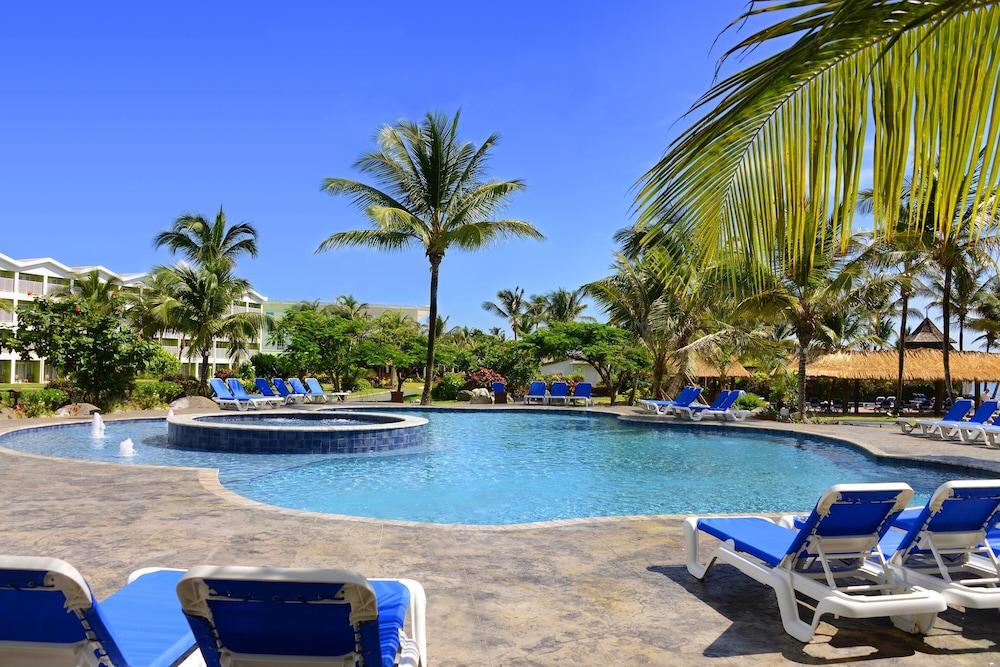 Coconut Bay Beach Resort and Spa — 6