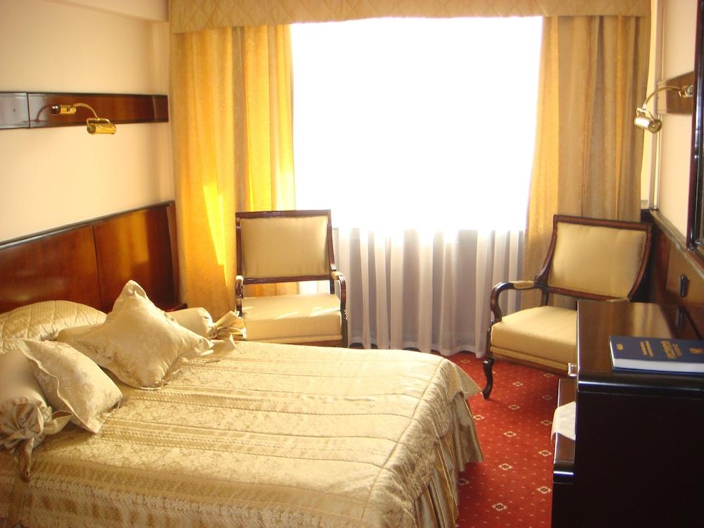 OTRAR HOTEL — 10