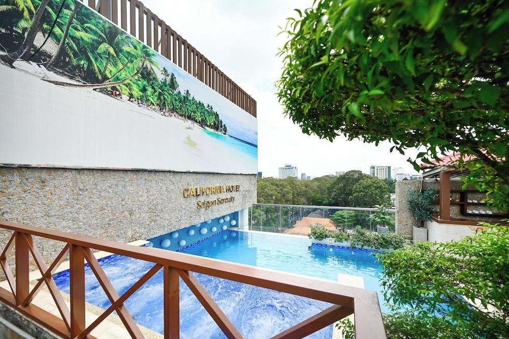 California Saigon Hotel & Rooftop Pool — 3