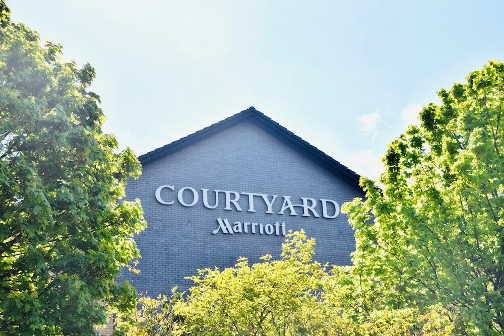 Courtyard By Marriott Glasgow Airport — 3
