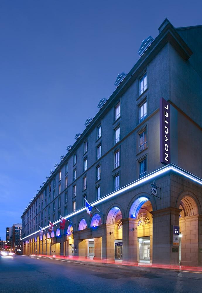 Novotel Toronto Centre 3234