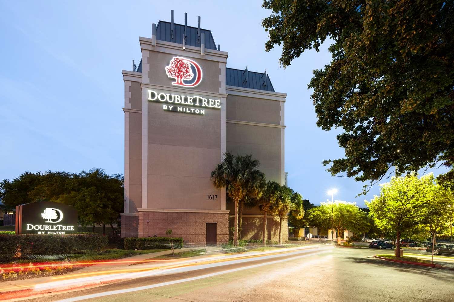 Doubletree By Hilton Austin University Area — 2