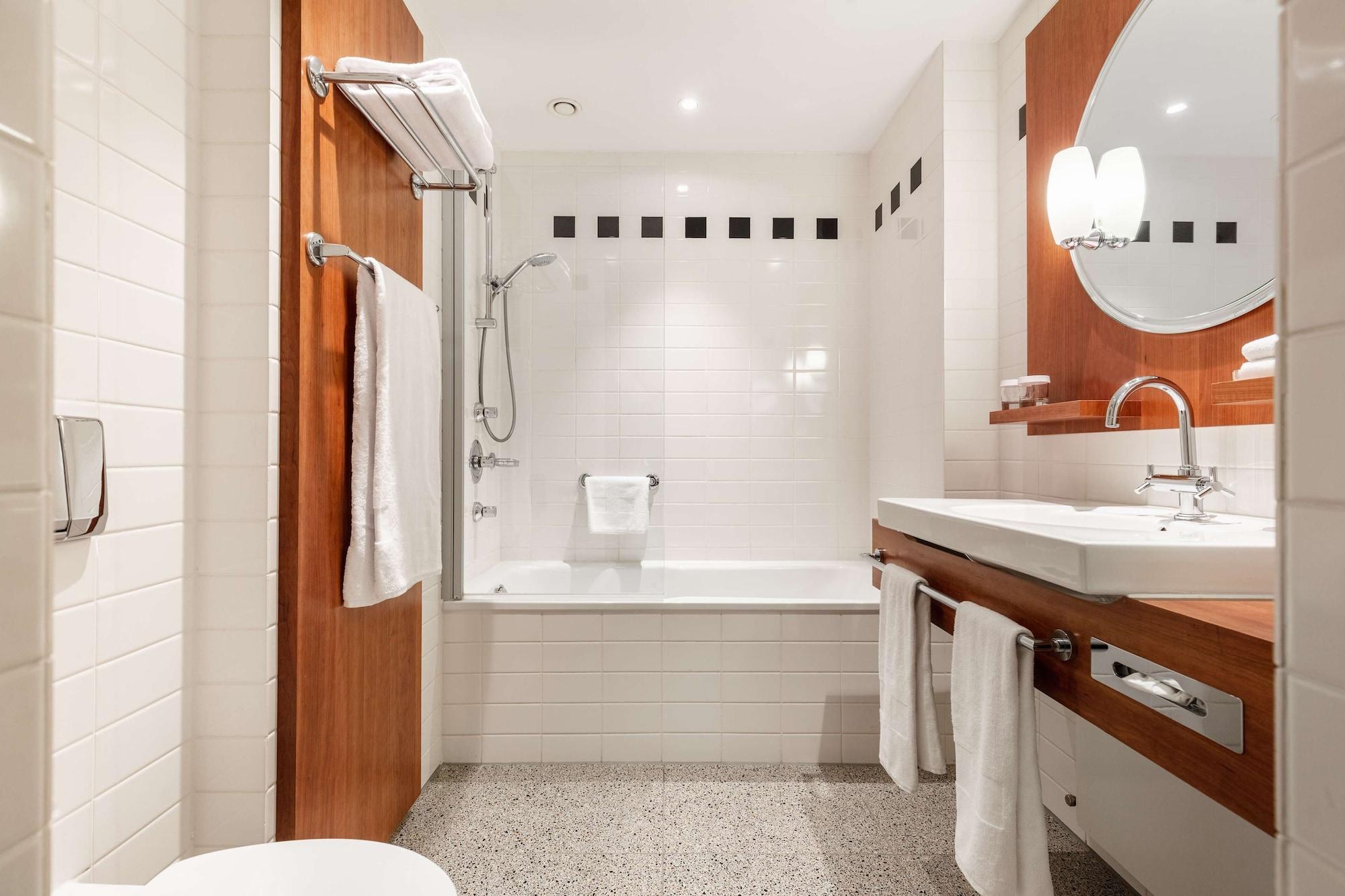 Hilton Amsterdam — 6