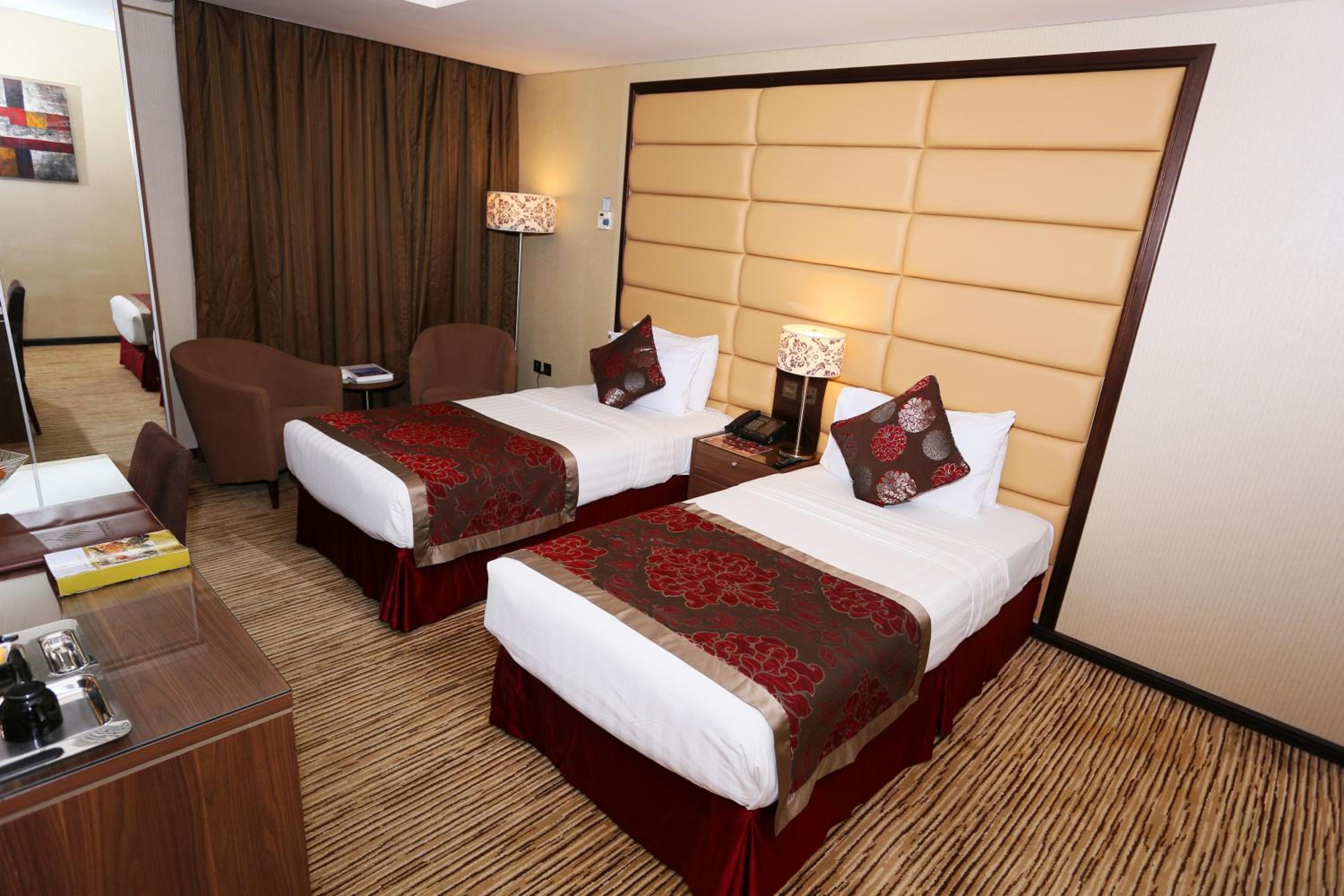 Al Hamra Hotel Sharjah — 9