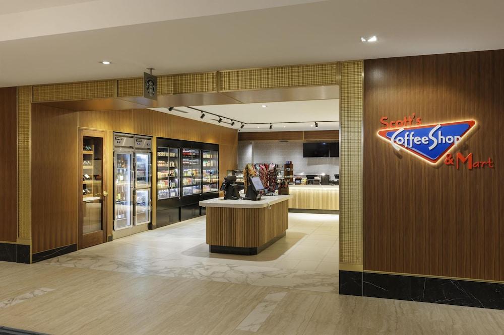 Hilton Arlington Rosslyn The Key — 6