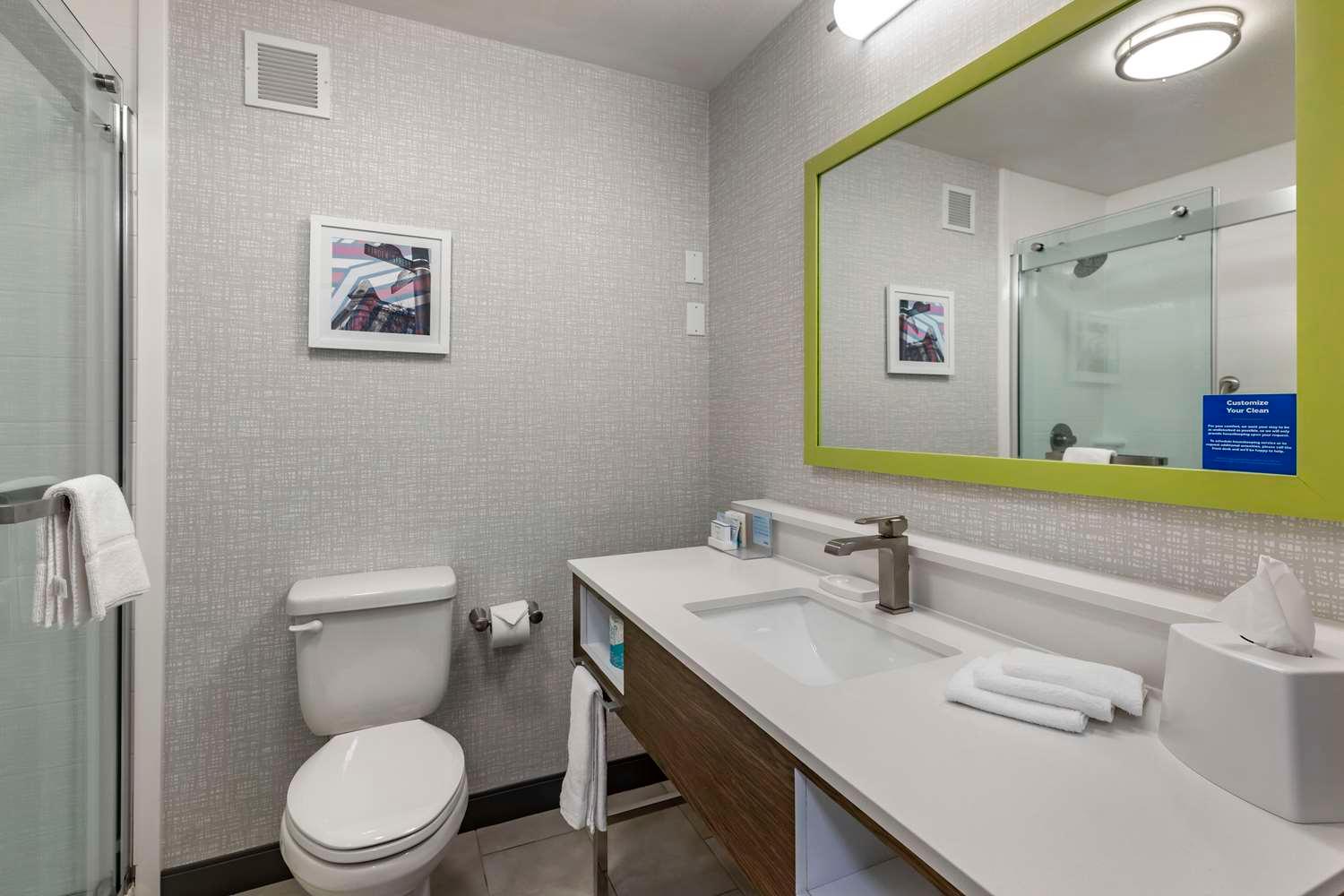 Hampton Inn Ft. Collins — 4