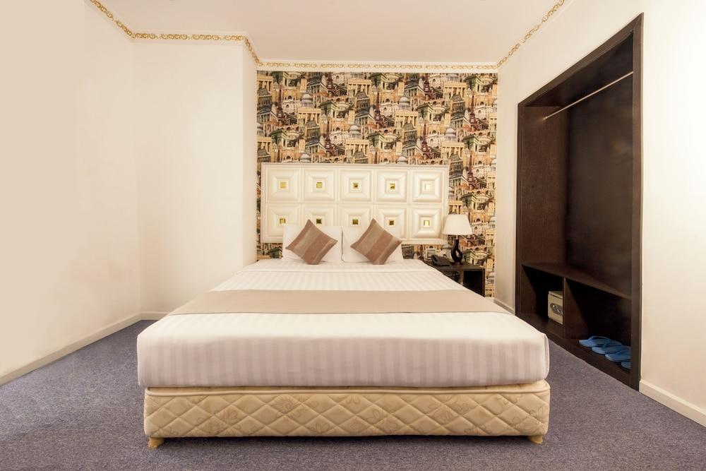 Golden Crown Hotel — 4