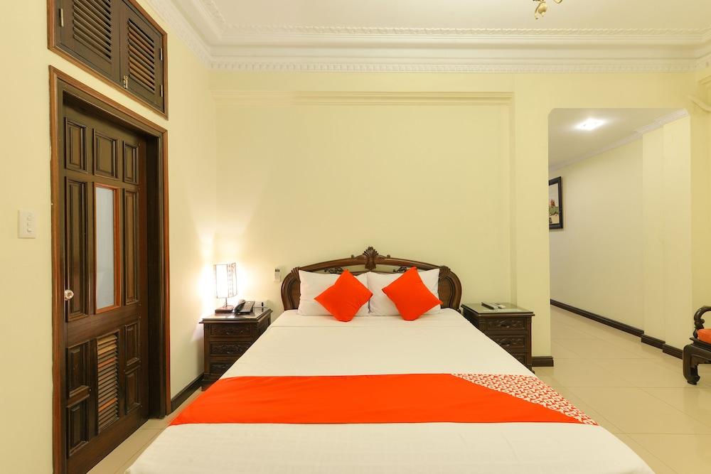 LUCKY 2 HOTEL — 10