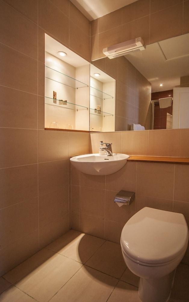 Berkeley Square Hotel — 6