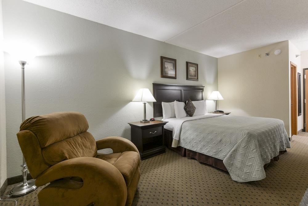 Grand View Inn and Suites — 5